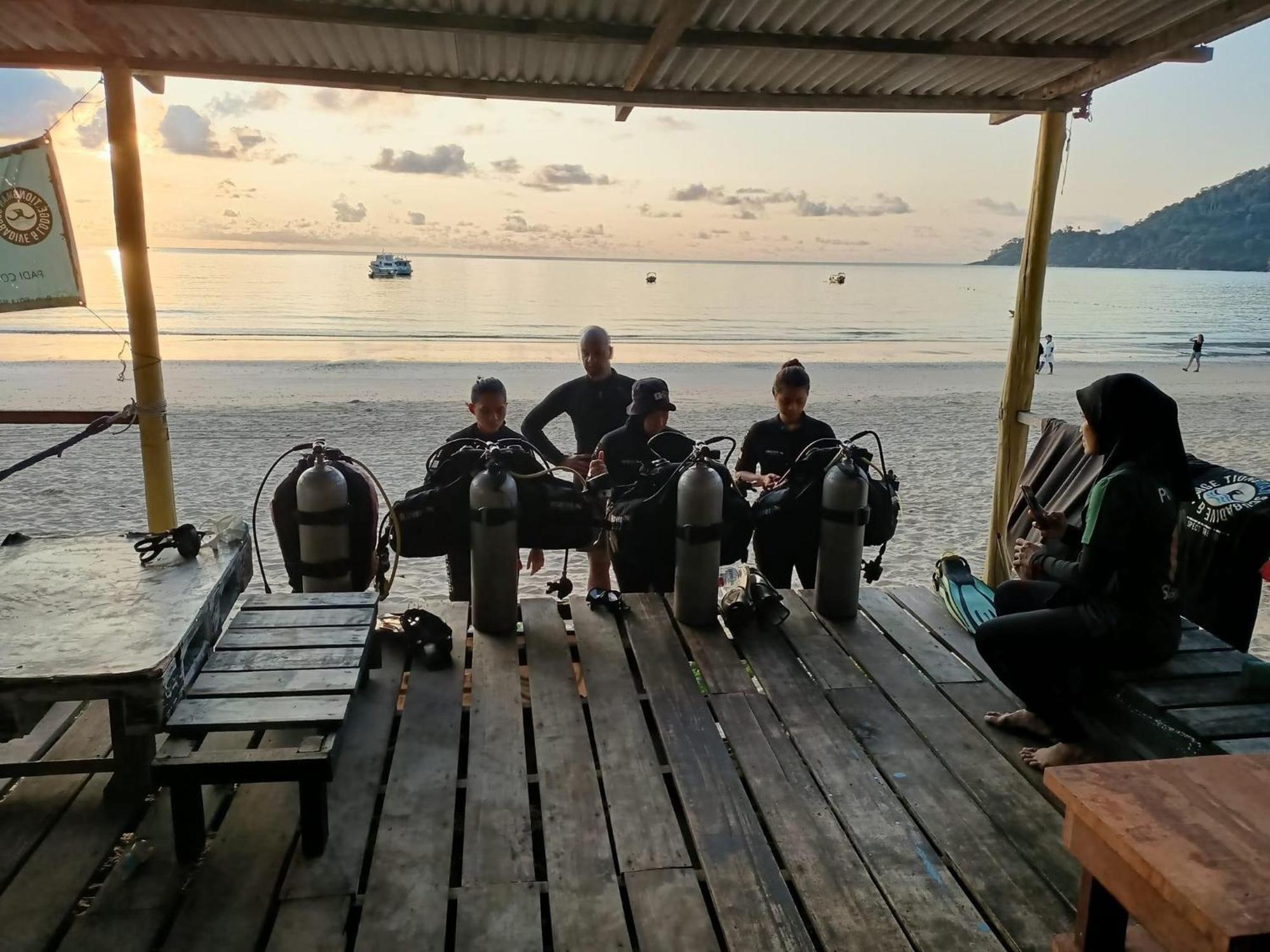 Tiongman Scubadive & Lodge Kampong Juara 外观 照片
